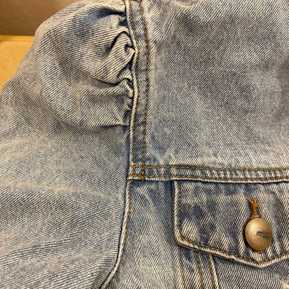 Mono B woman cropped Distressed Puffed Long sleeve Denim Jacket size Small - Picture 4 of 16